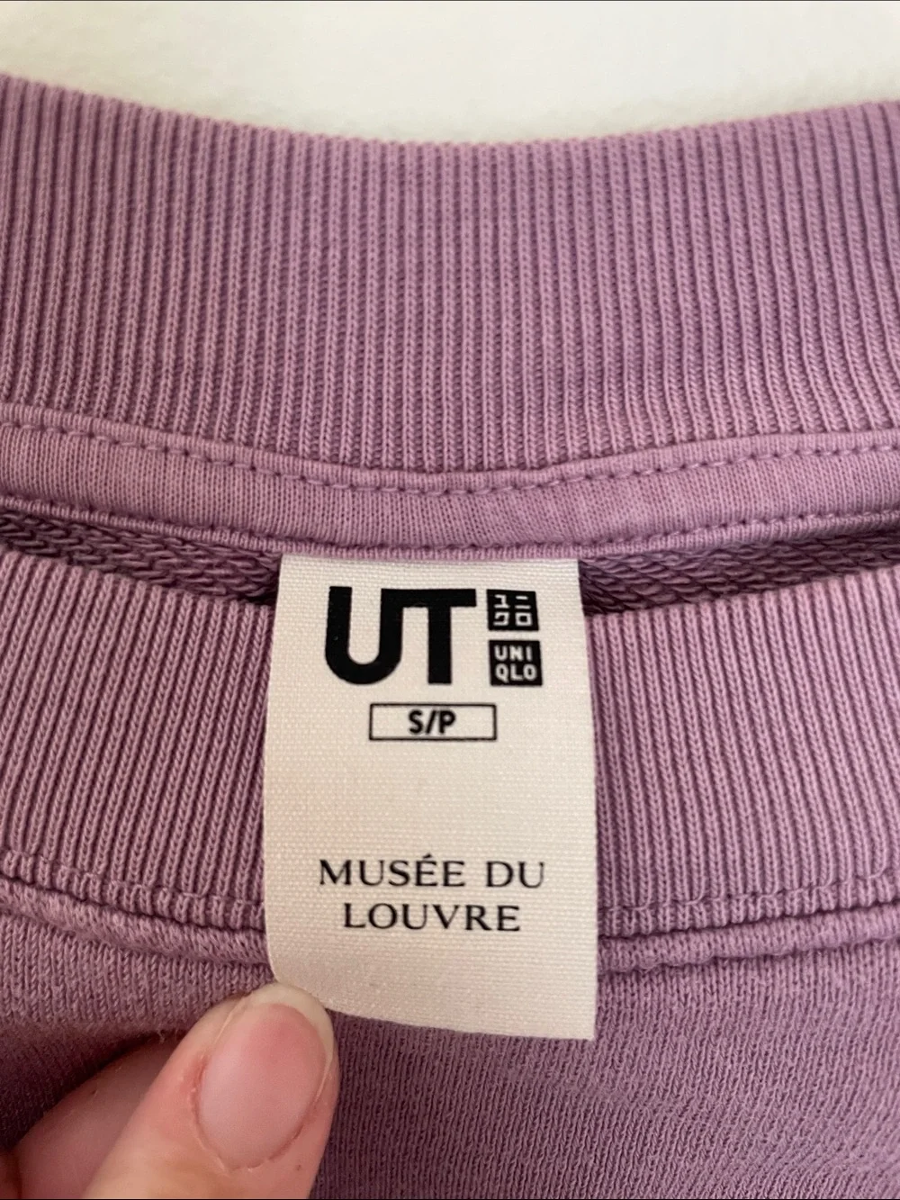 Uniqlo Louvre Collection Lilac Graphic Crew Sweatshirt - Picture 2 of 4